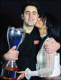 kiss with trophy.bmp