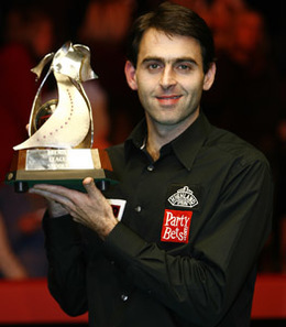 ronnie%20with%2007%20trophy.jpg